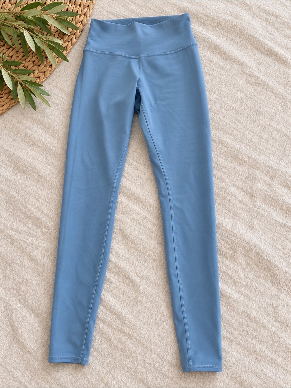 ALO Yoga Airlift High-Waist Leggings in Marina Blue - Picture 2 of 5